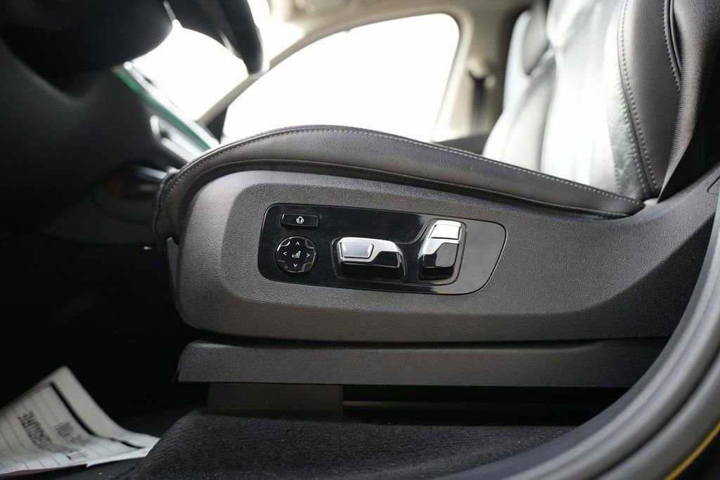 Used 2020 BMW X7 xDrive40i w/ Luxury Seating Package image 24