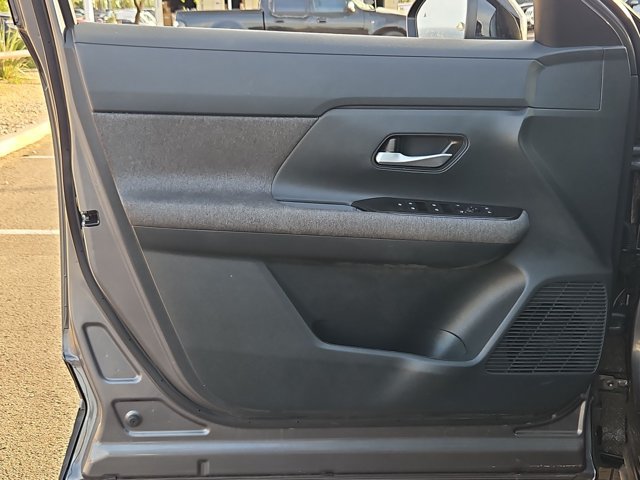 Used 2026 Nissan Kicks SV FWD image 9