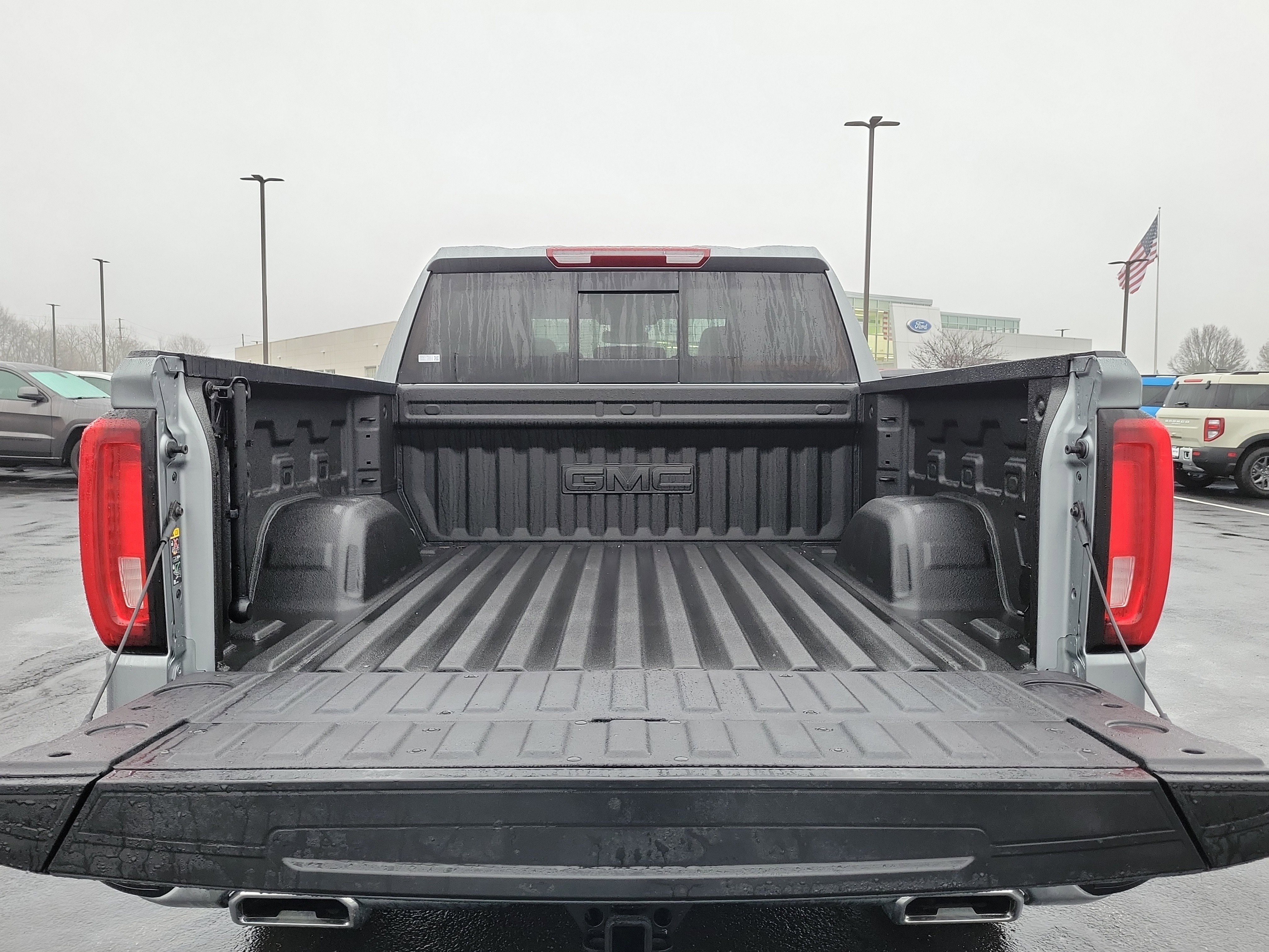 Used 2025 GMC Sierra 1500 SLT w/ SLT Premium Plus Package image 9