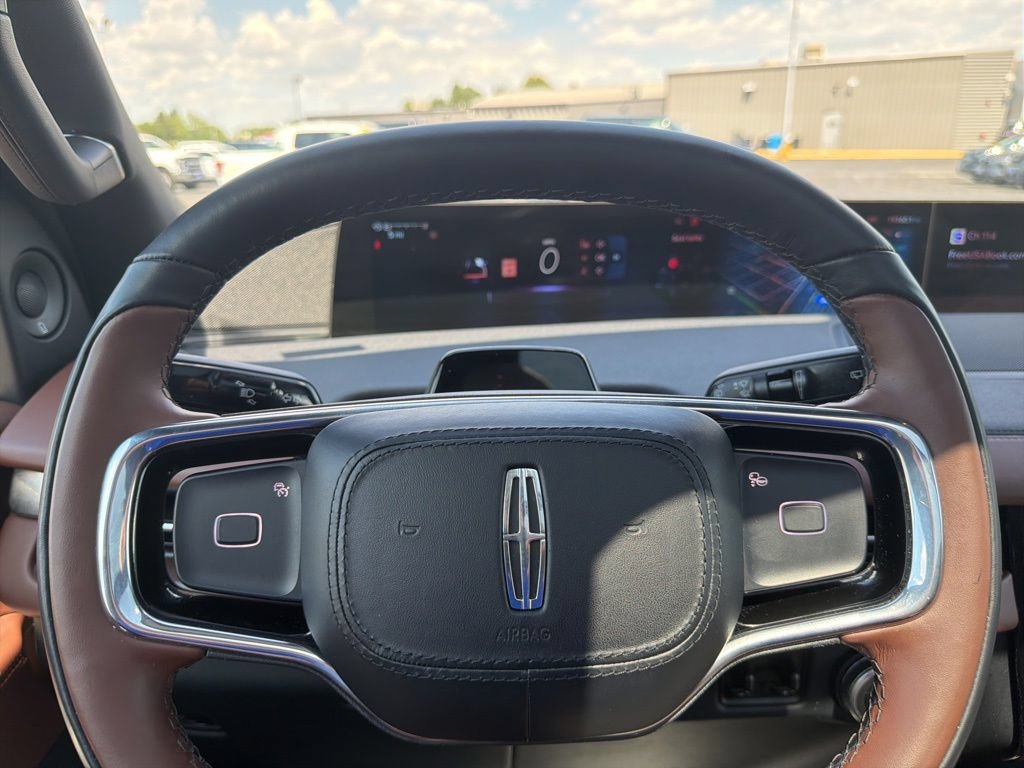 Used 2025 Lincoln Navigator Reserve AWD/4WD image 19