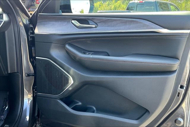 New 2025 Jeep Grand Cherokee L Overland image 27