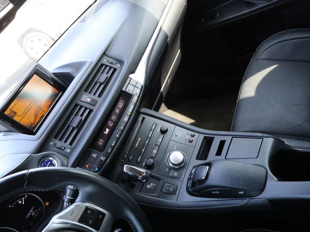 Used 2012 Lexus CT 200h Premium w/ Leather Pkg FWD image 18
