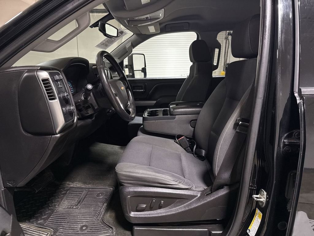 Used 2018 Chevrolet Silverado 2500 LT w/ Midnight Edition image 19