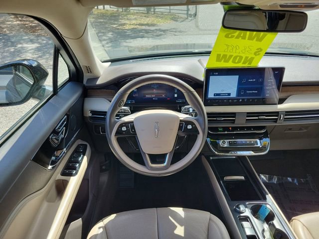 Used 2023 Lincoln Corsair Reserve w/ Jet Appearance Package image 24