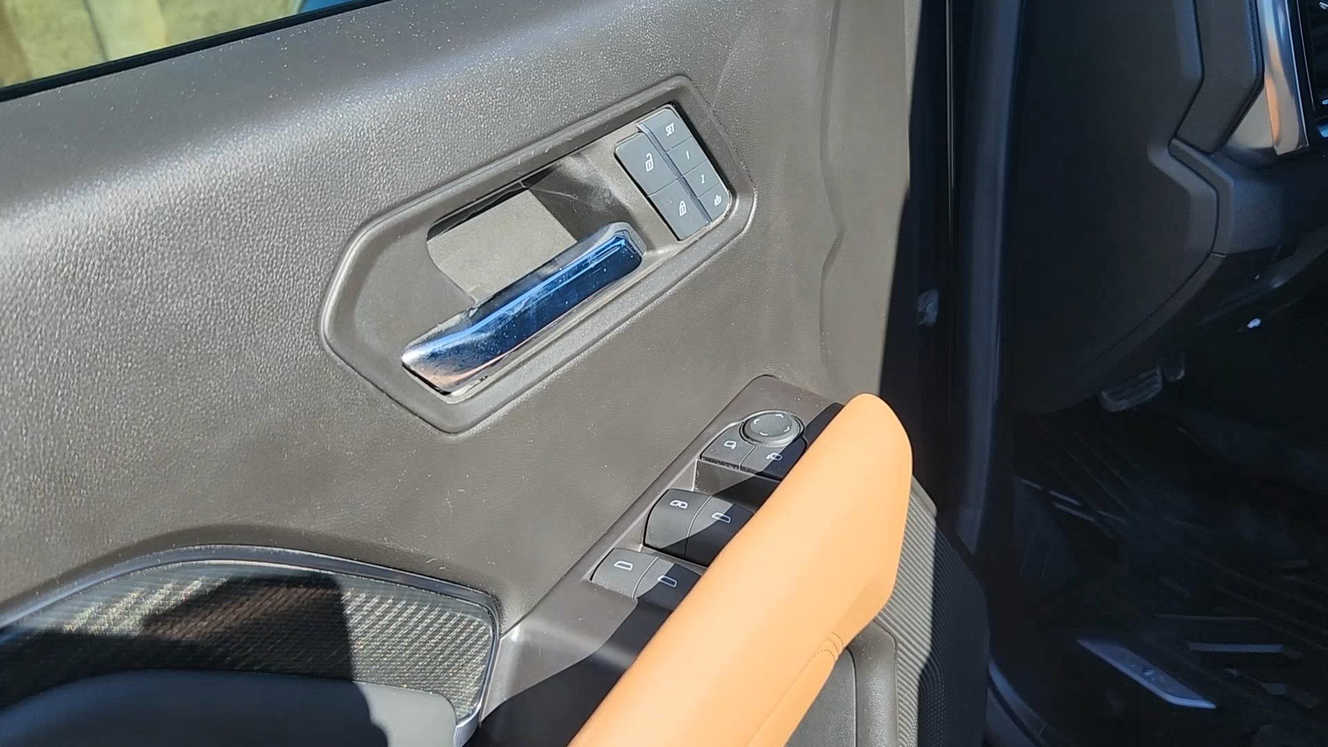 Used 2024 GMC Canyon AT4 w/ LPO, Off Road Lift Package image 7