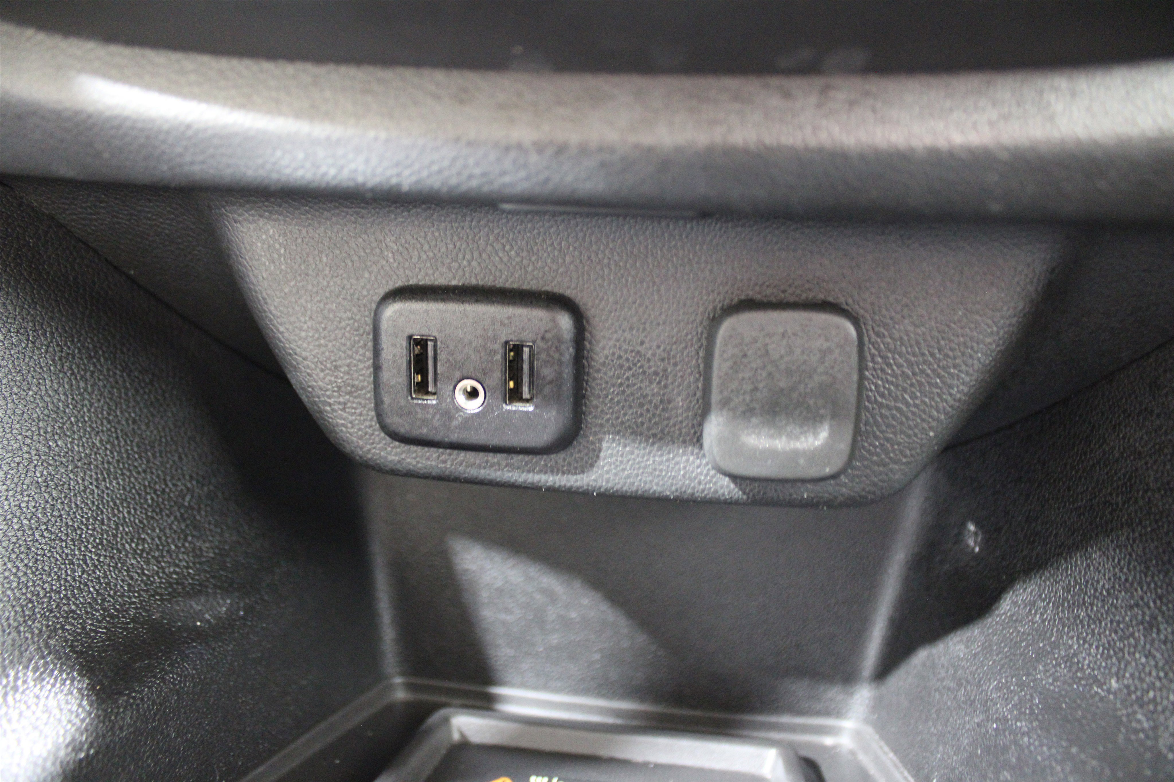 Used 2023 Chevrolet Traverse LT image 23