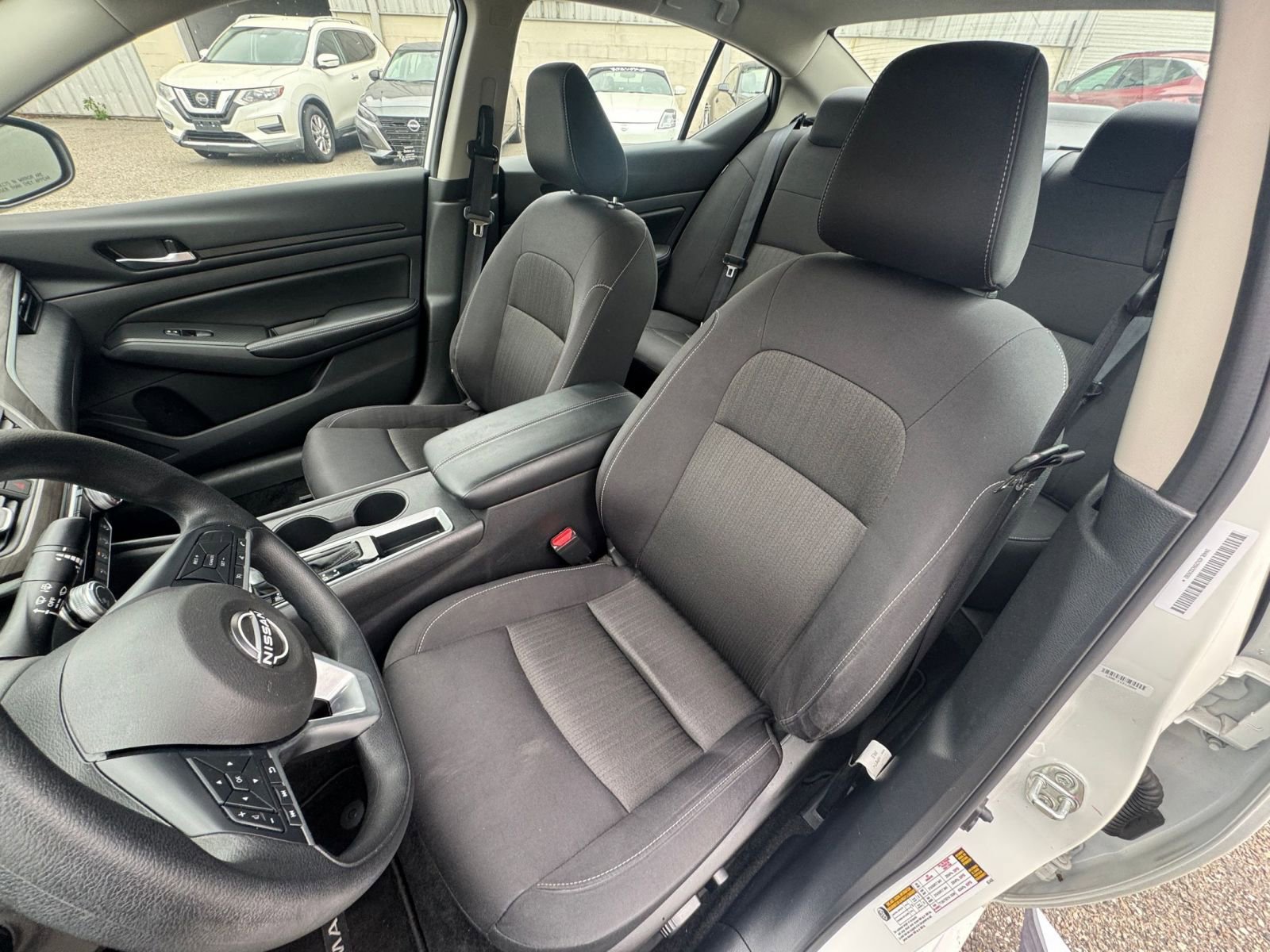 Used 2025 Nissan Altima 2.5 SV image 36