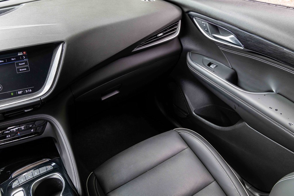 Used 2023 Buick Envision Essence image 18