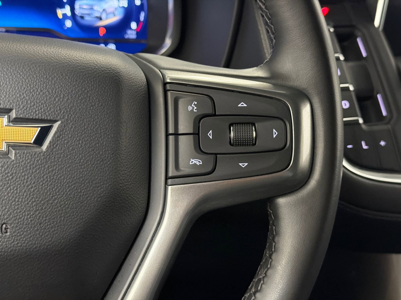 Used 2024 Chevrolet Suburban LT image 24