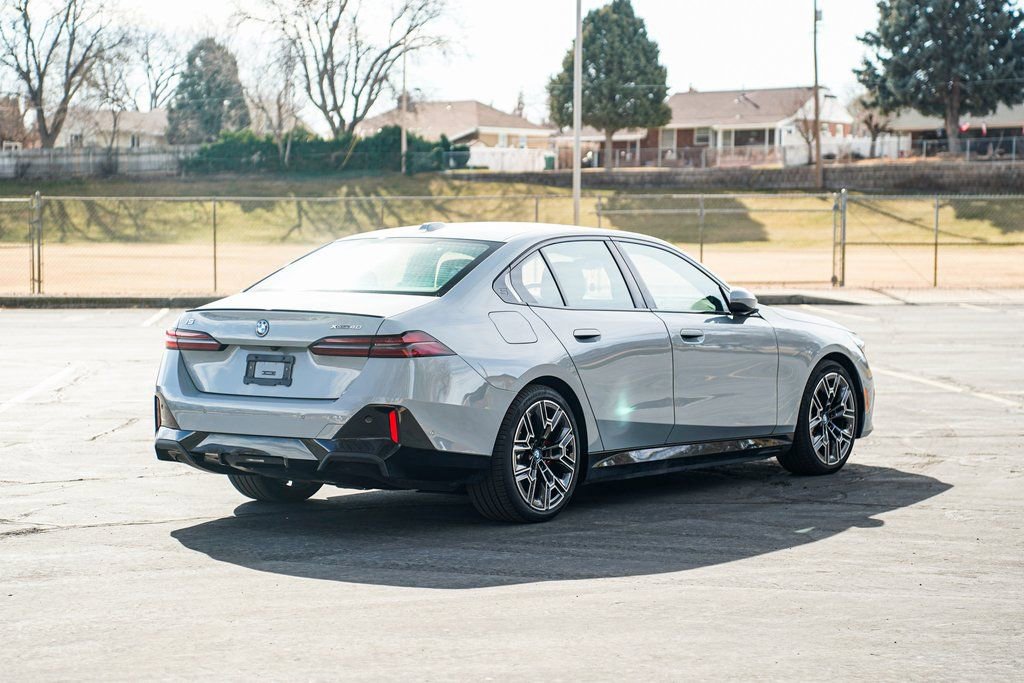 Used 2025 BMW i5 xDrive40 w/ M Sport Package image 5