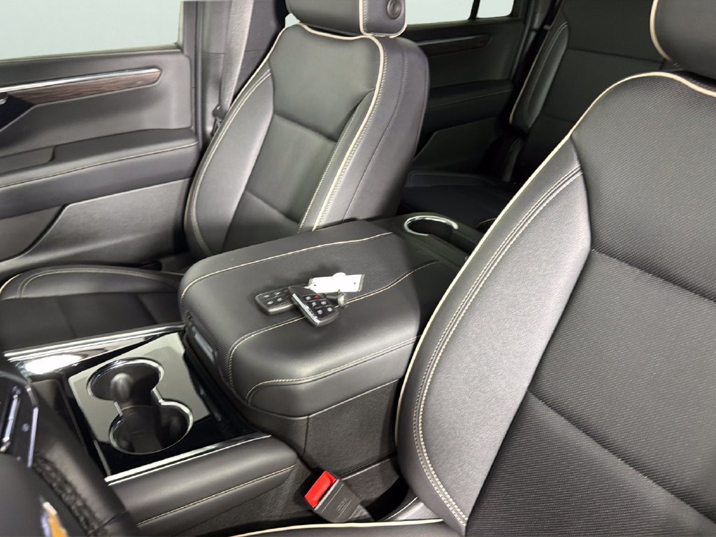 Certified 2025 Chevrolet Suburban Premier RWD image 27