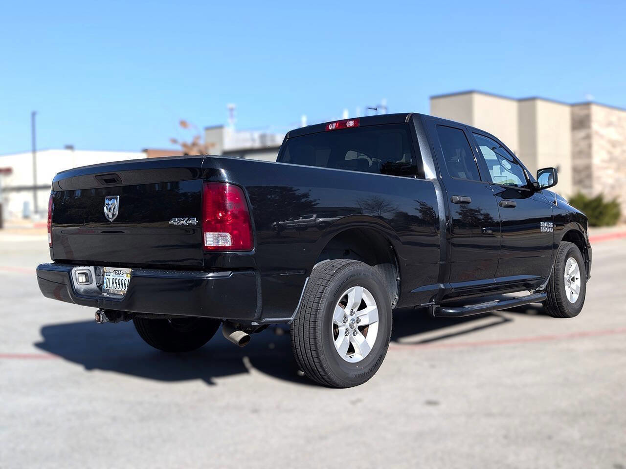 Used 2017 RAM 1500 Express image 10