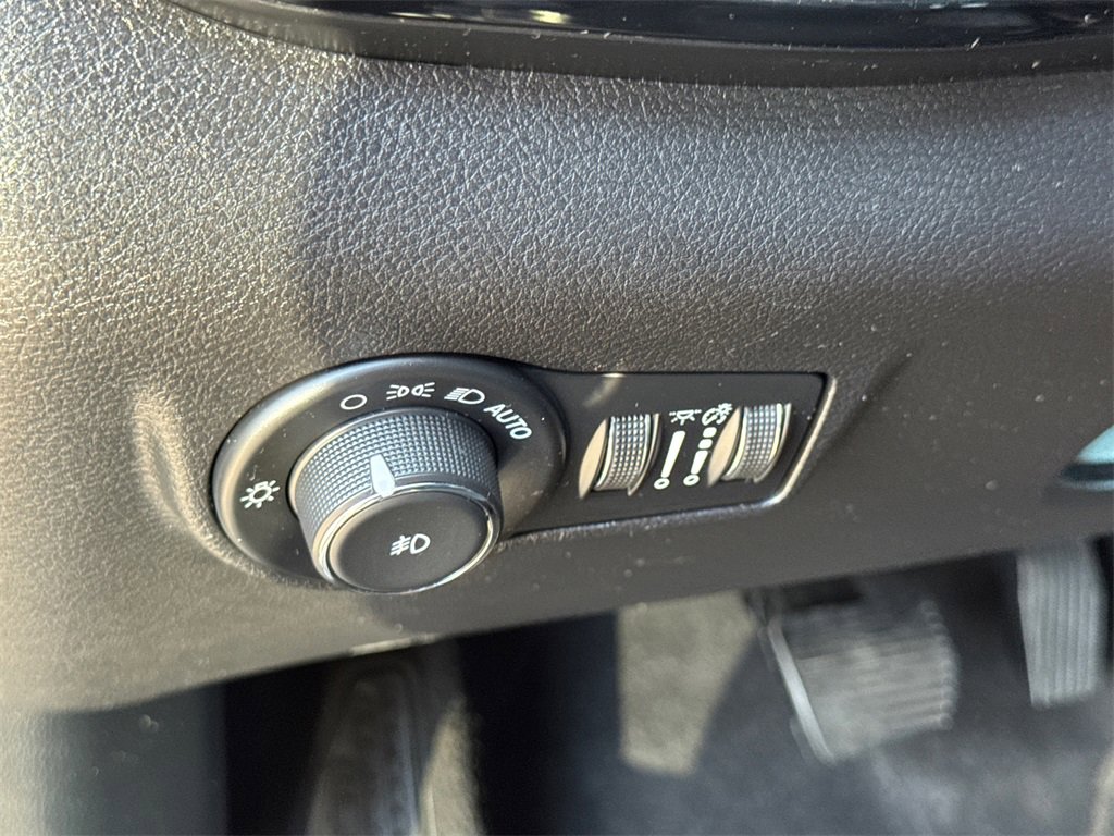 Used 2024 Jeep Compass Trailhawk image 29