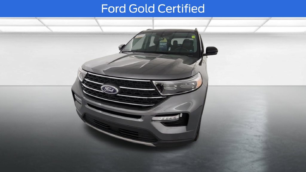 Used 2024 Ford Explorer XLT w/ Equipment Group 202A AWD/4WD image 2