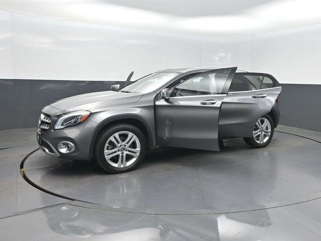 Used 2020 Mercedes-Benz GLA 250 4MATIC w/ Premium Package image 38