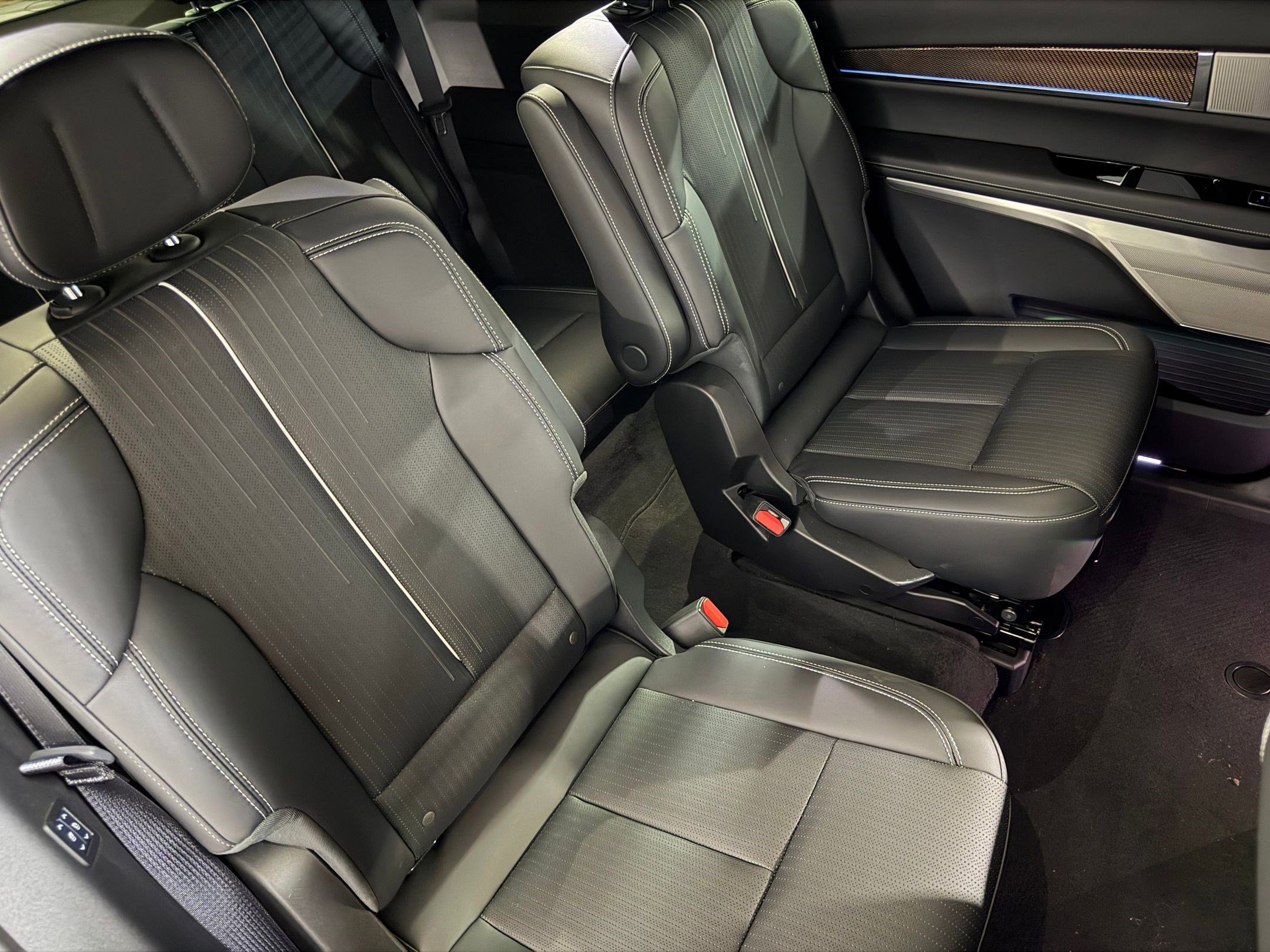 New 2026 Cadillac Vistiq Sport image 50