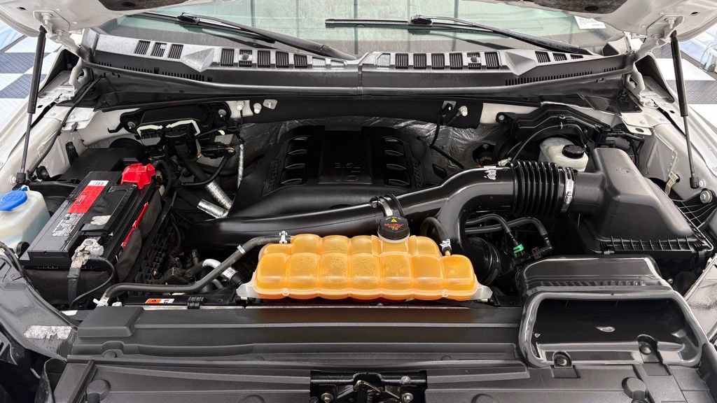 Used 2015 Ford F150 Lariat w/ Equipment Group 502A Luxury AWD/4WD image 8