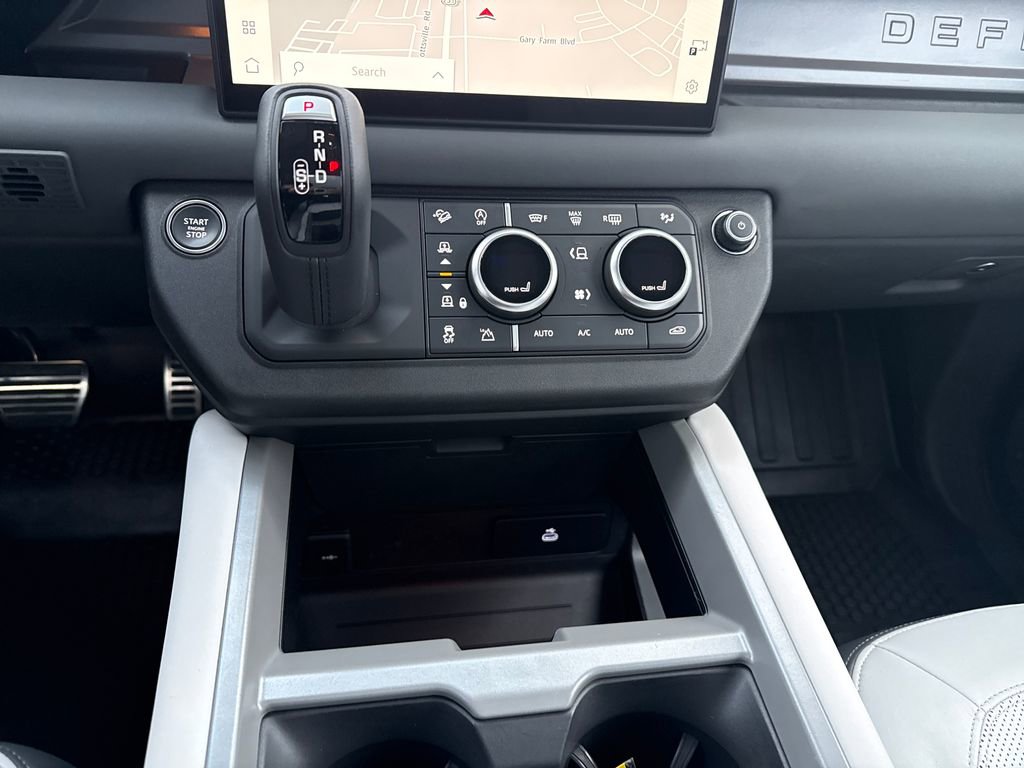 Used 2025 Land Rover Defender 130 V8 image 21