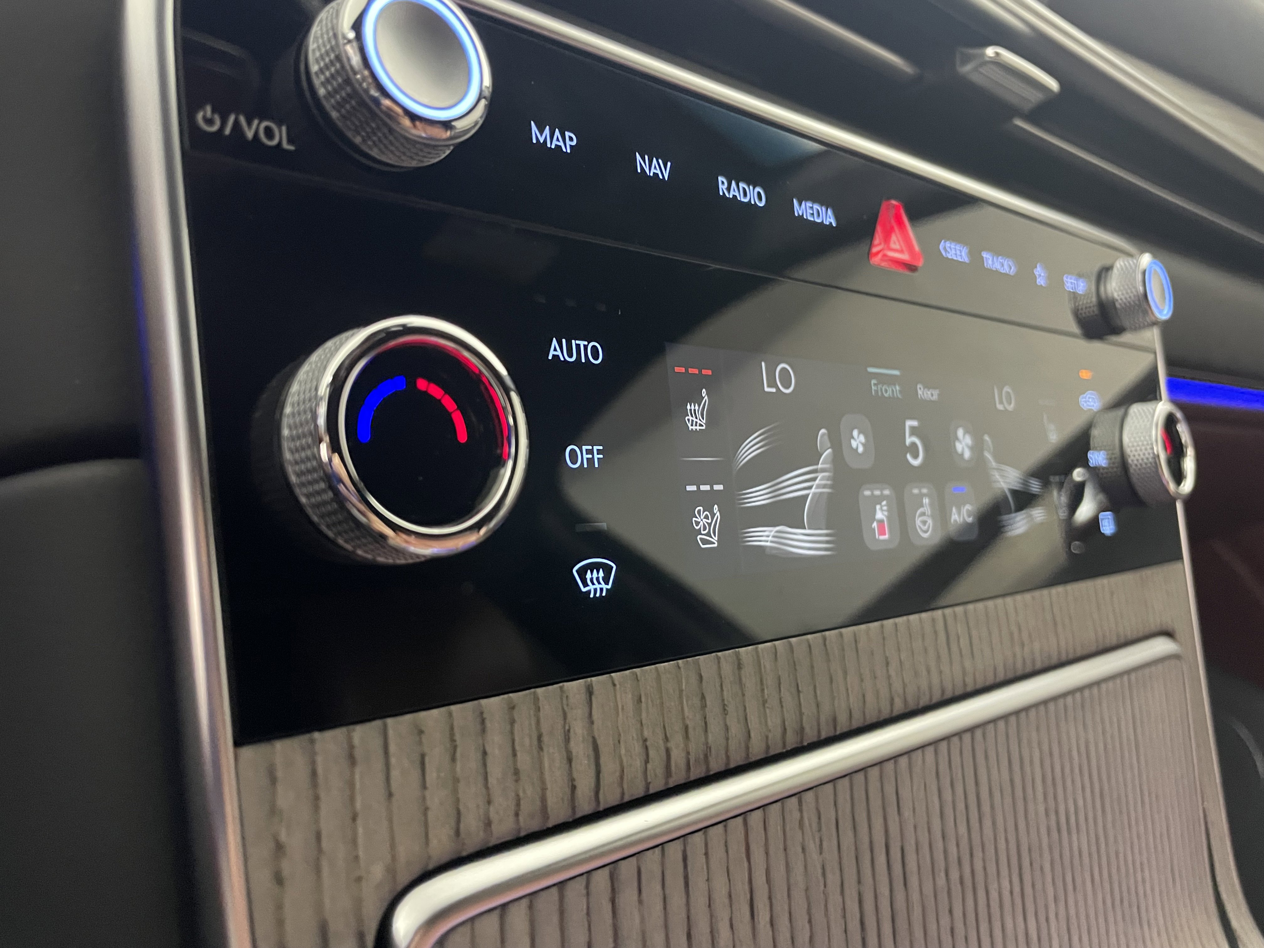 Used 2025 Genesis GV80 3.5T Prestige image 21