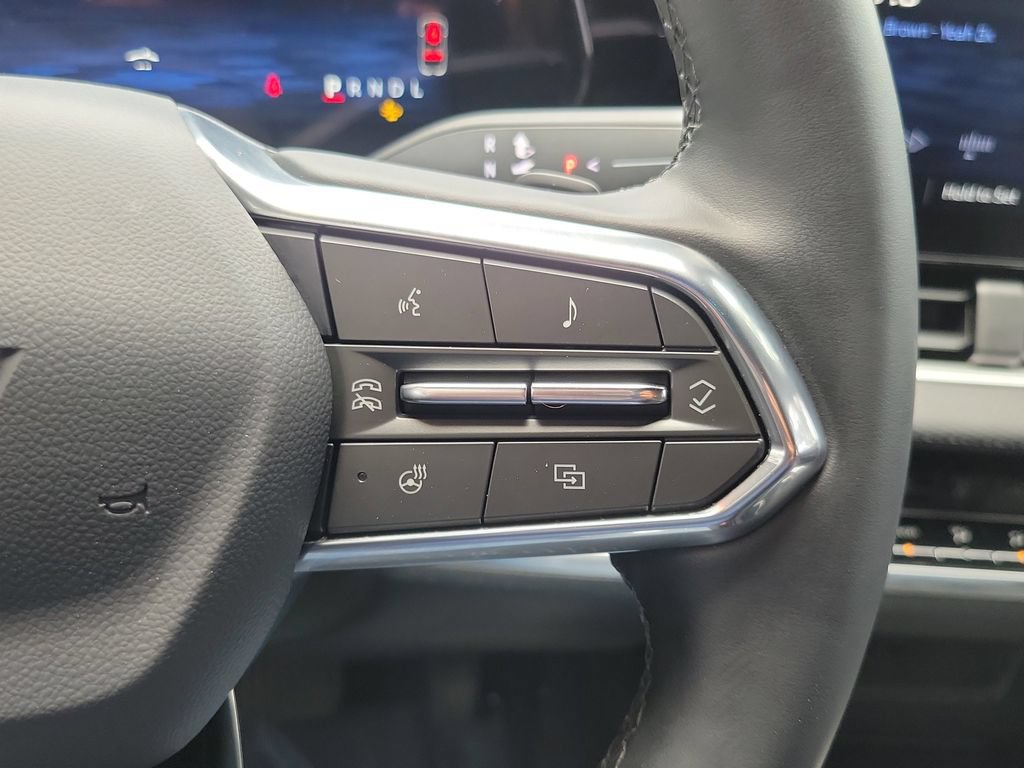 Used 2025 Chevrolet Equinox LT w/ Safety and Technology Package FWD image 19
