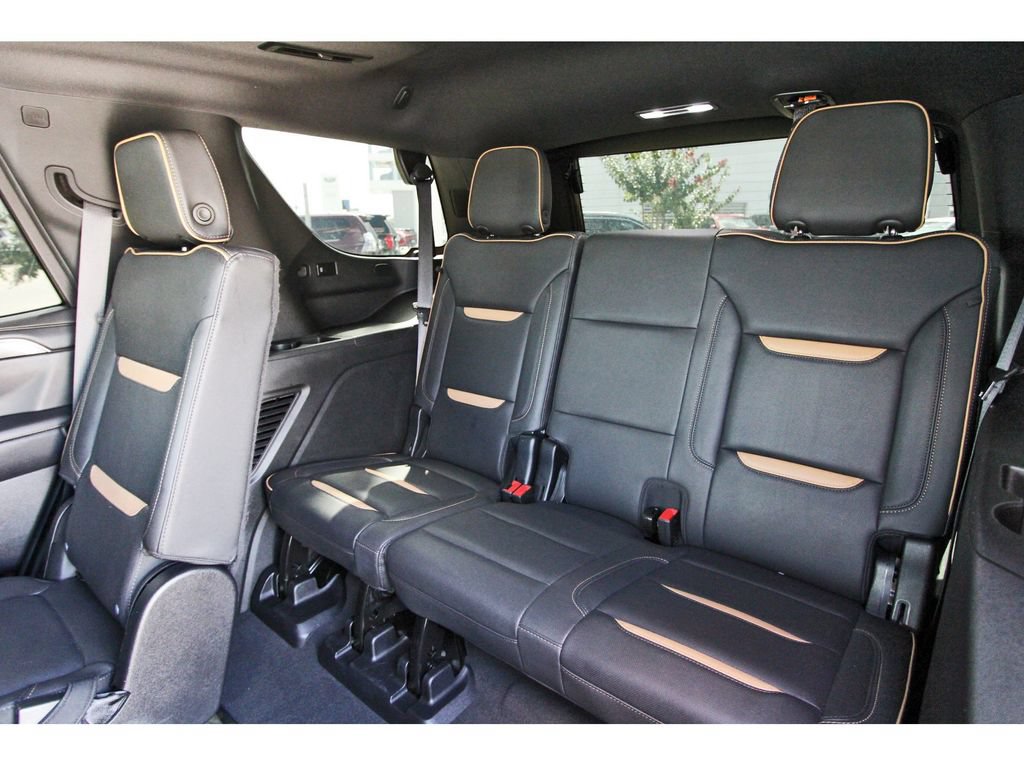Used 2024 GMC Yukon AT4 w/ AT4 Premium Package AWD/4WD image 15