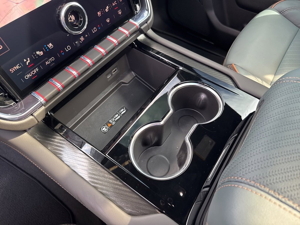 Used 2025 GMC Yukon AT4 w/ AT4 Premium Package image 32