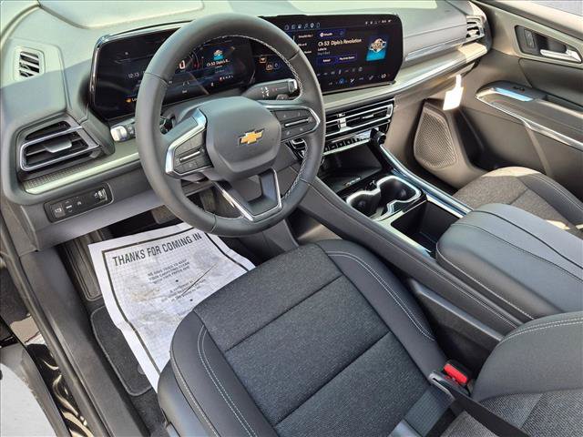 New 2027 Chevrolet Traverse LT FWD image 3