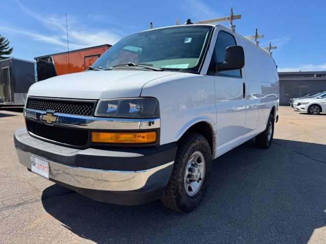 Used 2020 Chevrolet Express 3500 w/ Driver Convenience Package RWD image 3