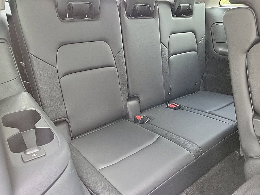 Used 2025 Nissan Pathfinder SL AWD/4WD image 16