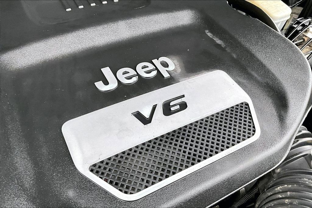 Used 2014 Jeep Wrangler Unlimited Sport w/ Power Convenience Group image 28