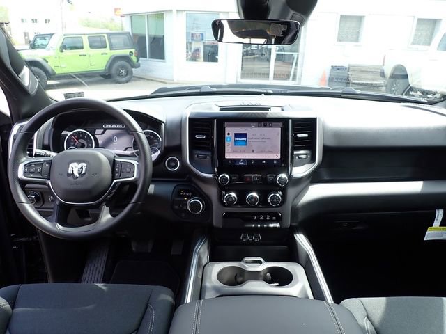 New 2026 RAM 1500 Express AWD/4WD image 16