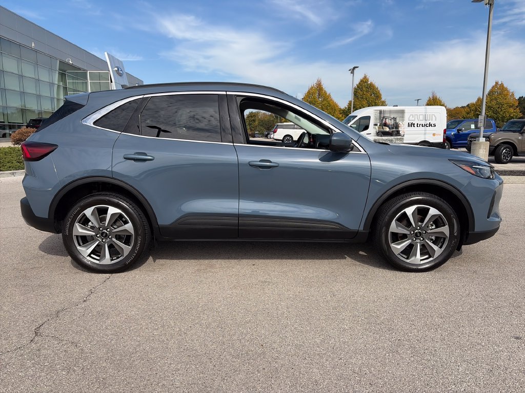Used 2024 Ford Escape Platinum AWD/4WD image 8