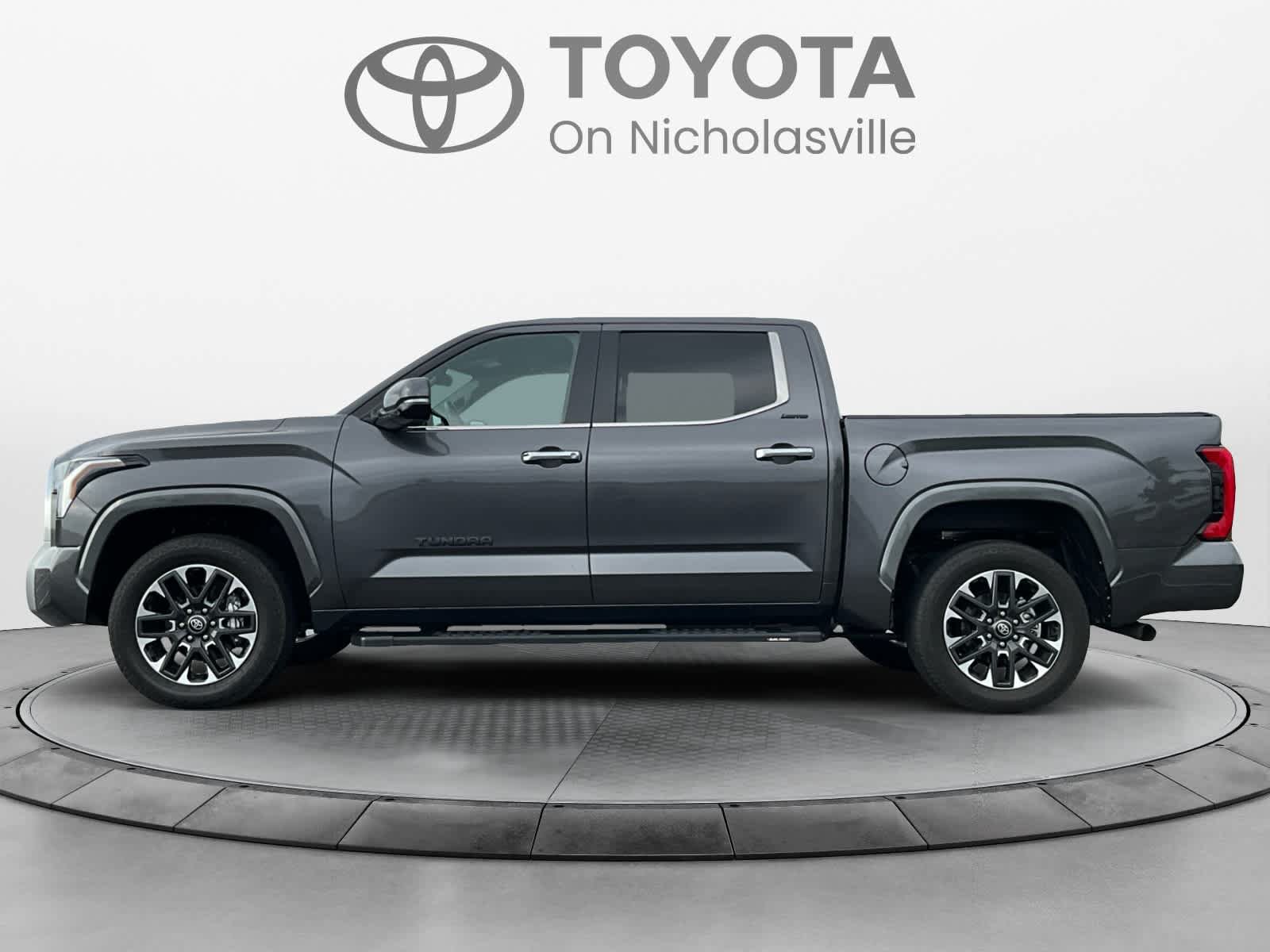 Used 2025 Toyota Tundra Limited AWD/4WD image 2