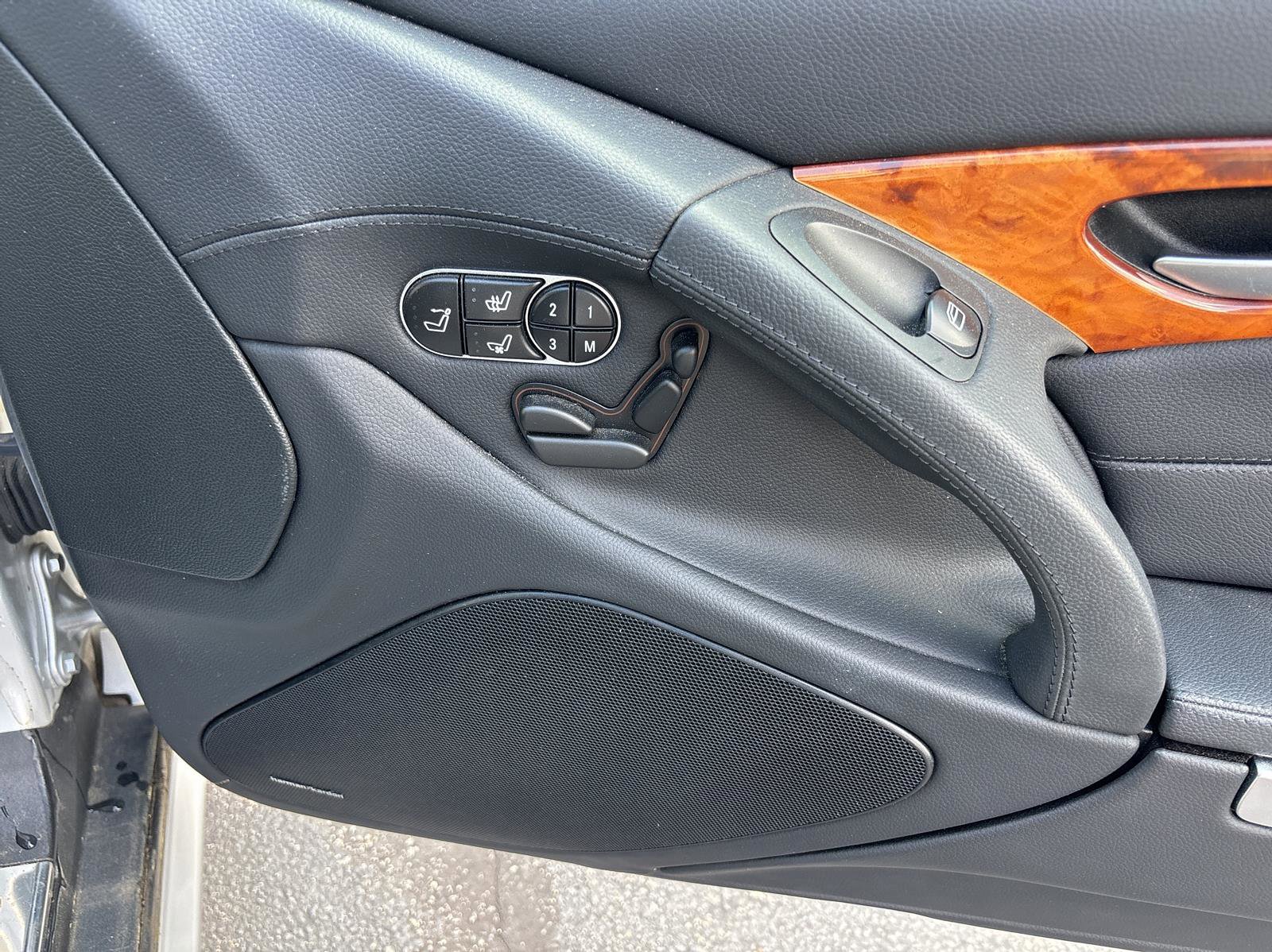 Used 2009 Mercedes-Benz SL 550 image 17