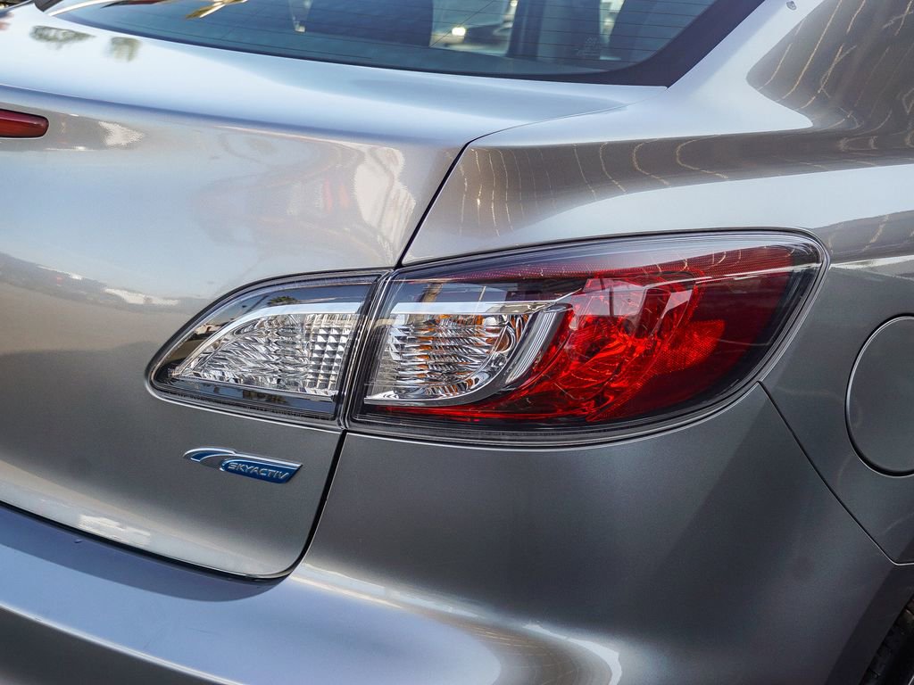 Used 2012 MAZDA MAZDA3 i Touring image 8