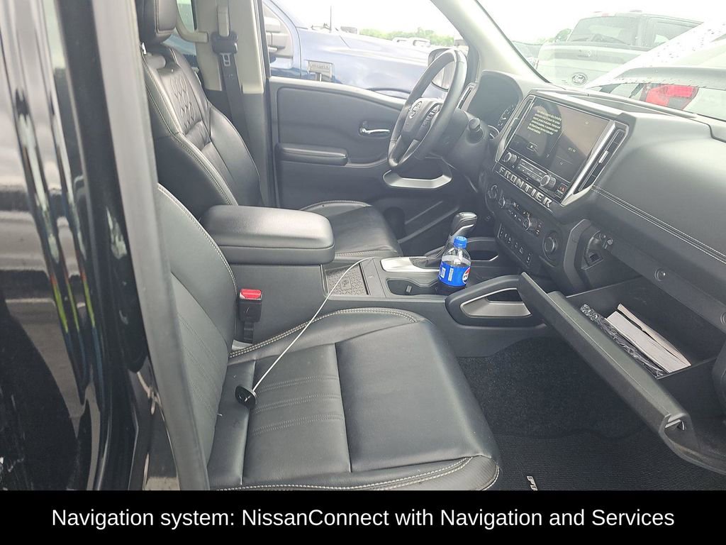 Used 2025 Nissan Frontier SL w/ Graphics Package AWD/4WD image 7