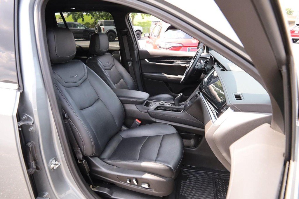 Used 2023 Cadillac XT6 Premium Luxury AWD/4WD image 30