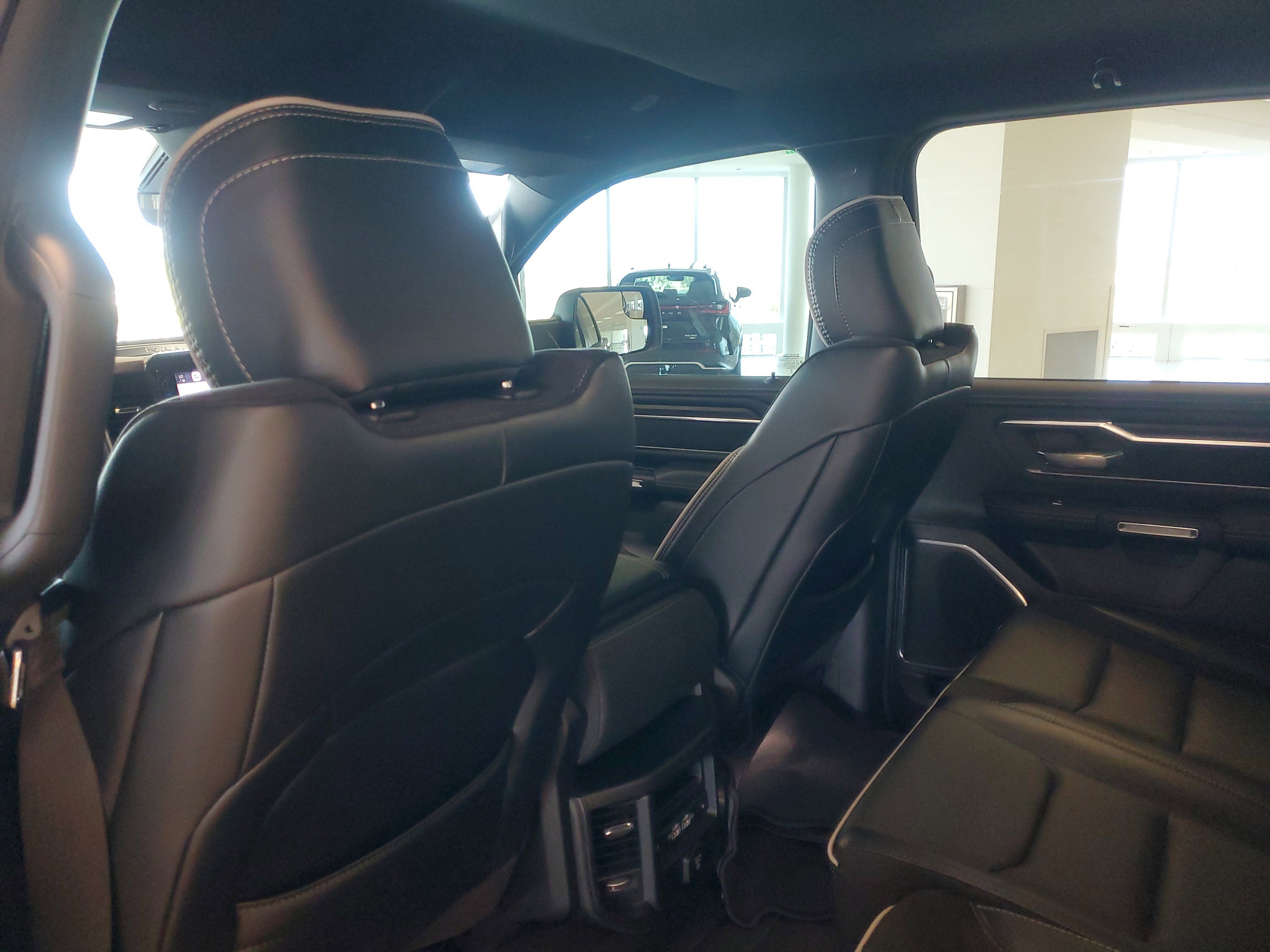 Used 2025 RAM 1500 Laramie AWD/4WD image 14