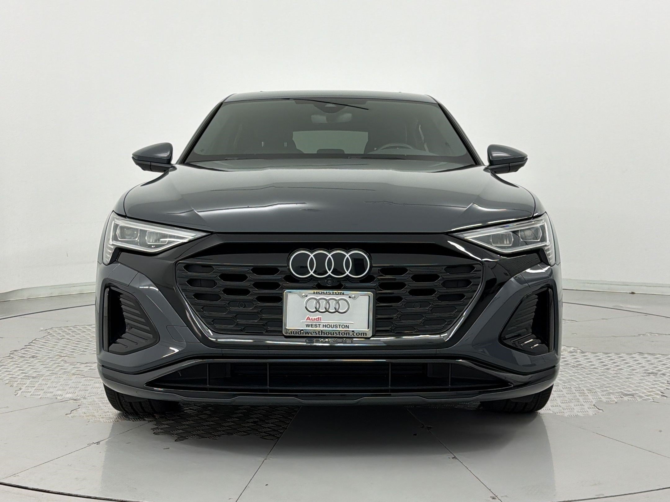 Certified 2024 Audi Q8 e-tron Premium Plus w/ Premium Plus Package AWD/4WD image 6