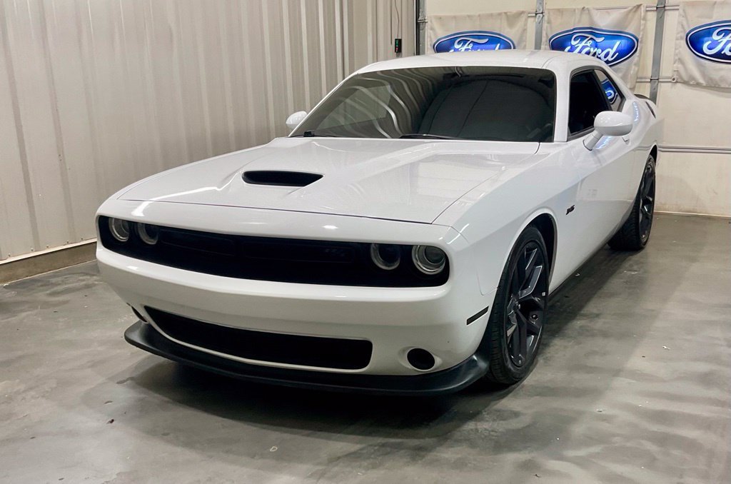 Used 2023 Dodge Challenger R/T RWD image 3