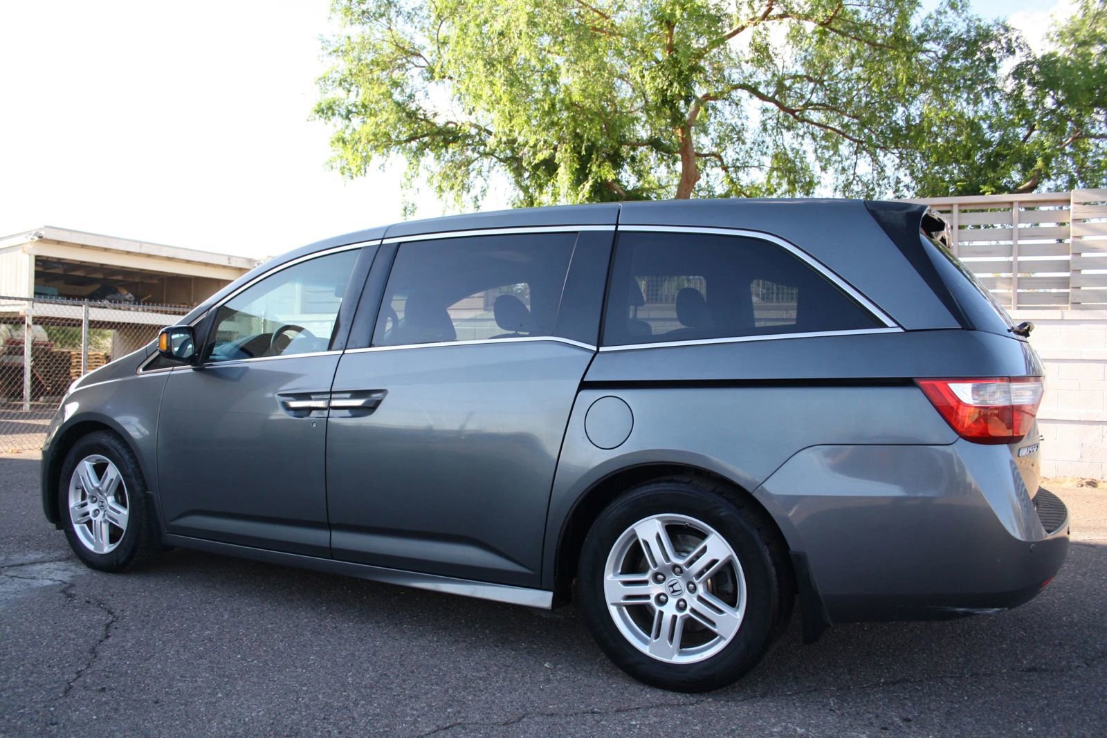 Used 2012 Honda Odyssey Touring Elite image 29