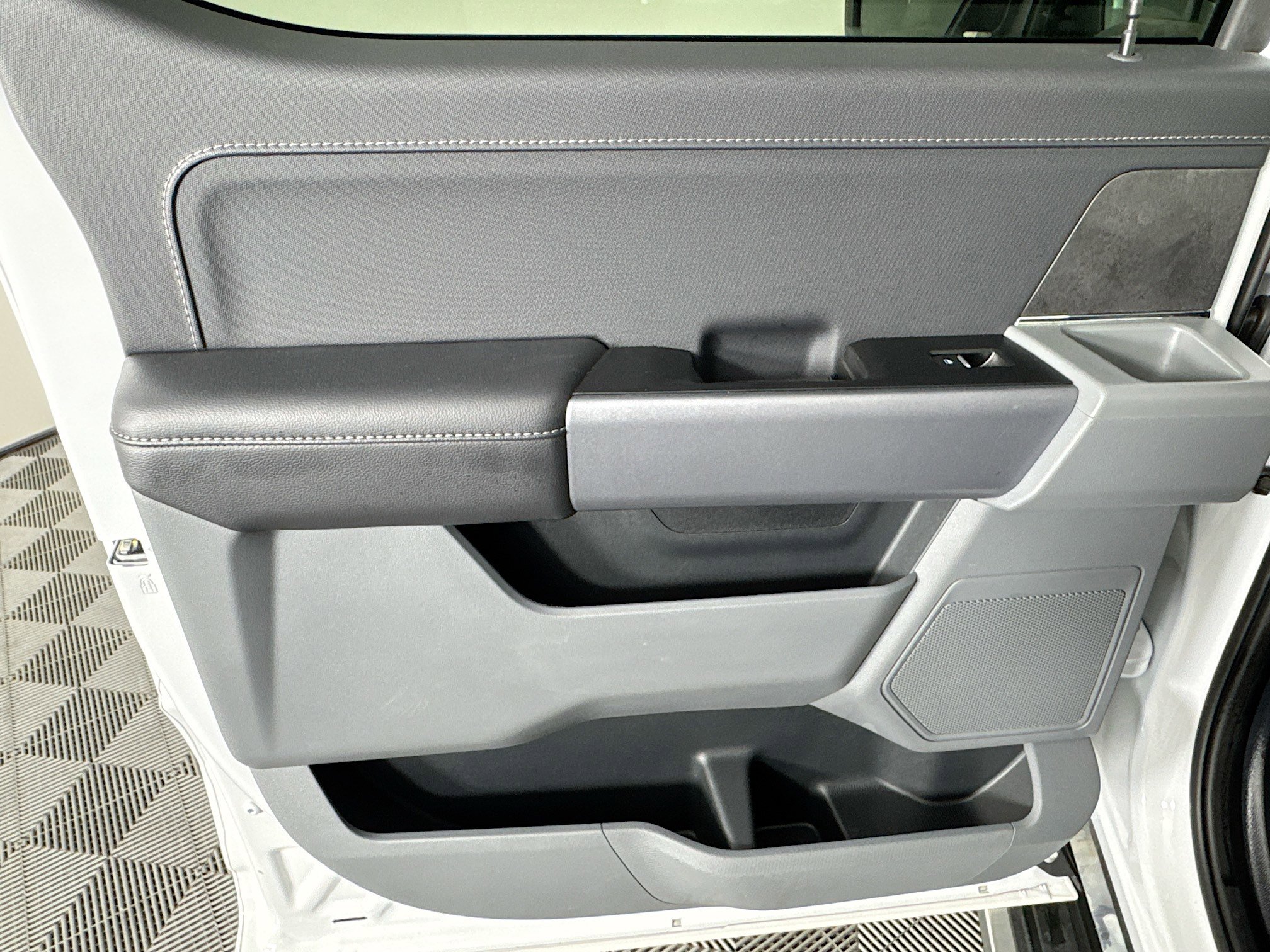 Used 2025 Ford F150 XLT w/ Equipment Group 301A Standard image 23