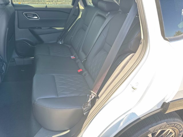 New 2026 Nissan Rogue Platinum w/ Platinum Premium Package AWD/4WD image 16