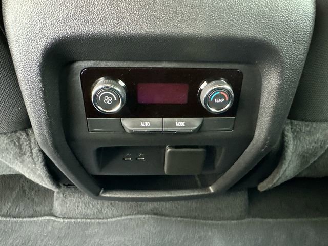 Used 2024 Chevrolet Traverse LT image 18