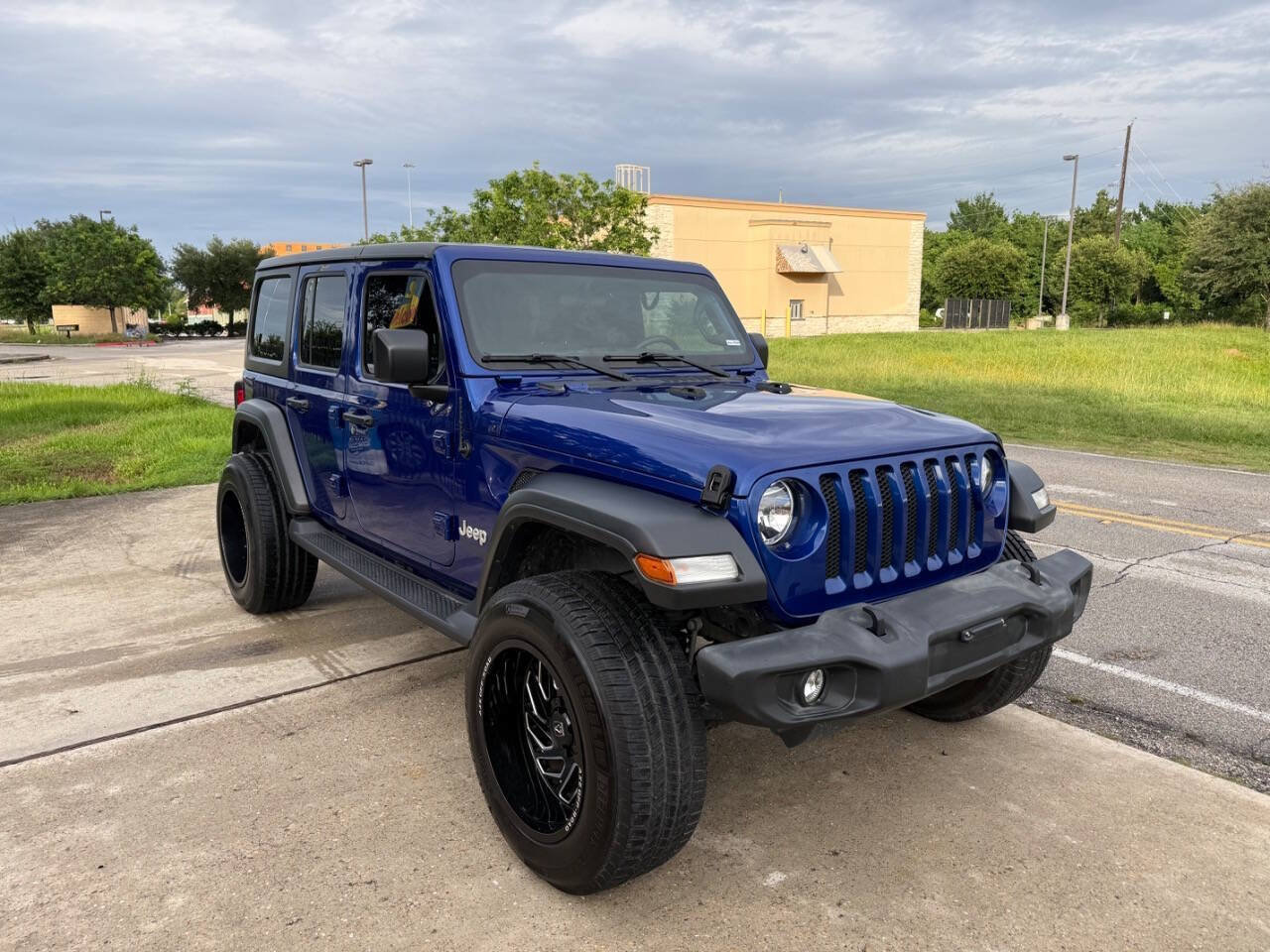 Used 2020 Jeep Wrangler Unlimited Sport AWD/4WD image 4