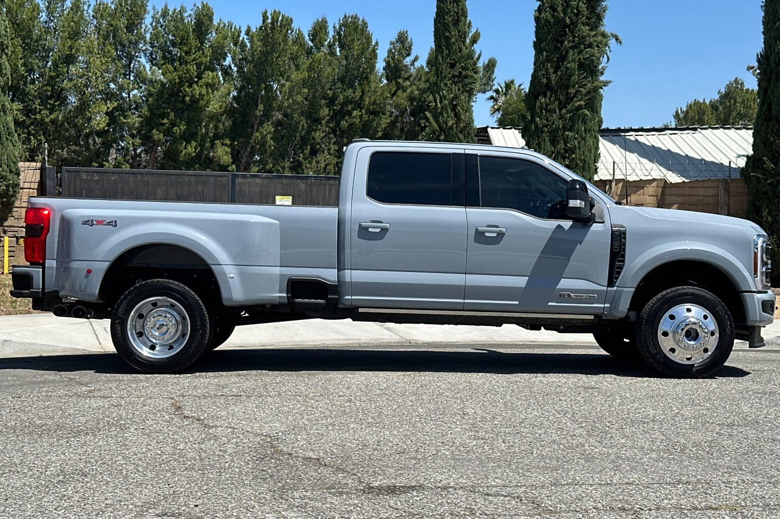 Used 2025 Ford F450 Platinum AWD/4WD image 3
