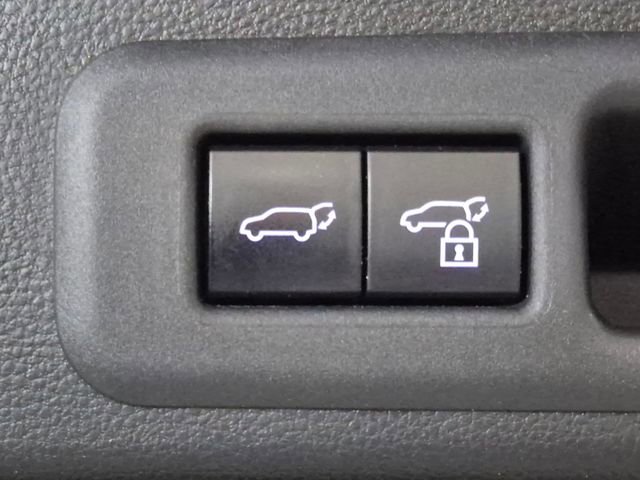 Used 2023 Toyota Sequoia Limited w/ Tow Technology Package image 30