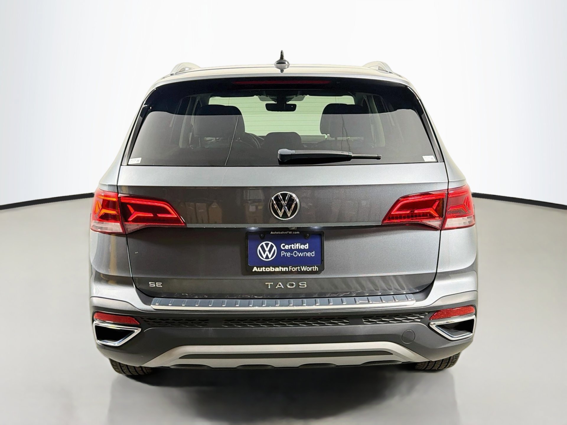 Used 2023 Volkswagen Taos SE FWD image 6