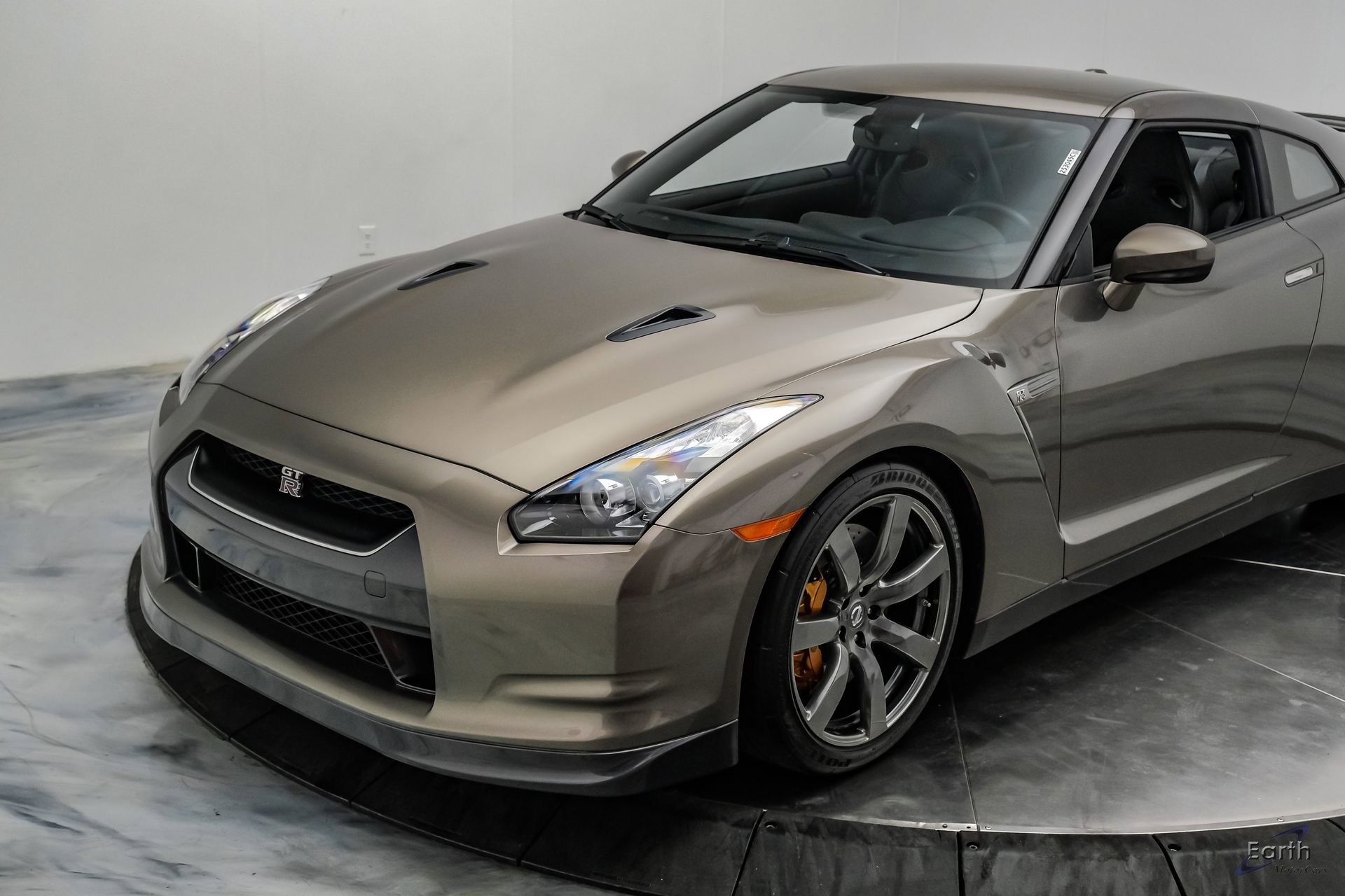 Used 2009 Nissan GT-R Premium AWD/4WD image 8