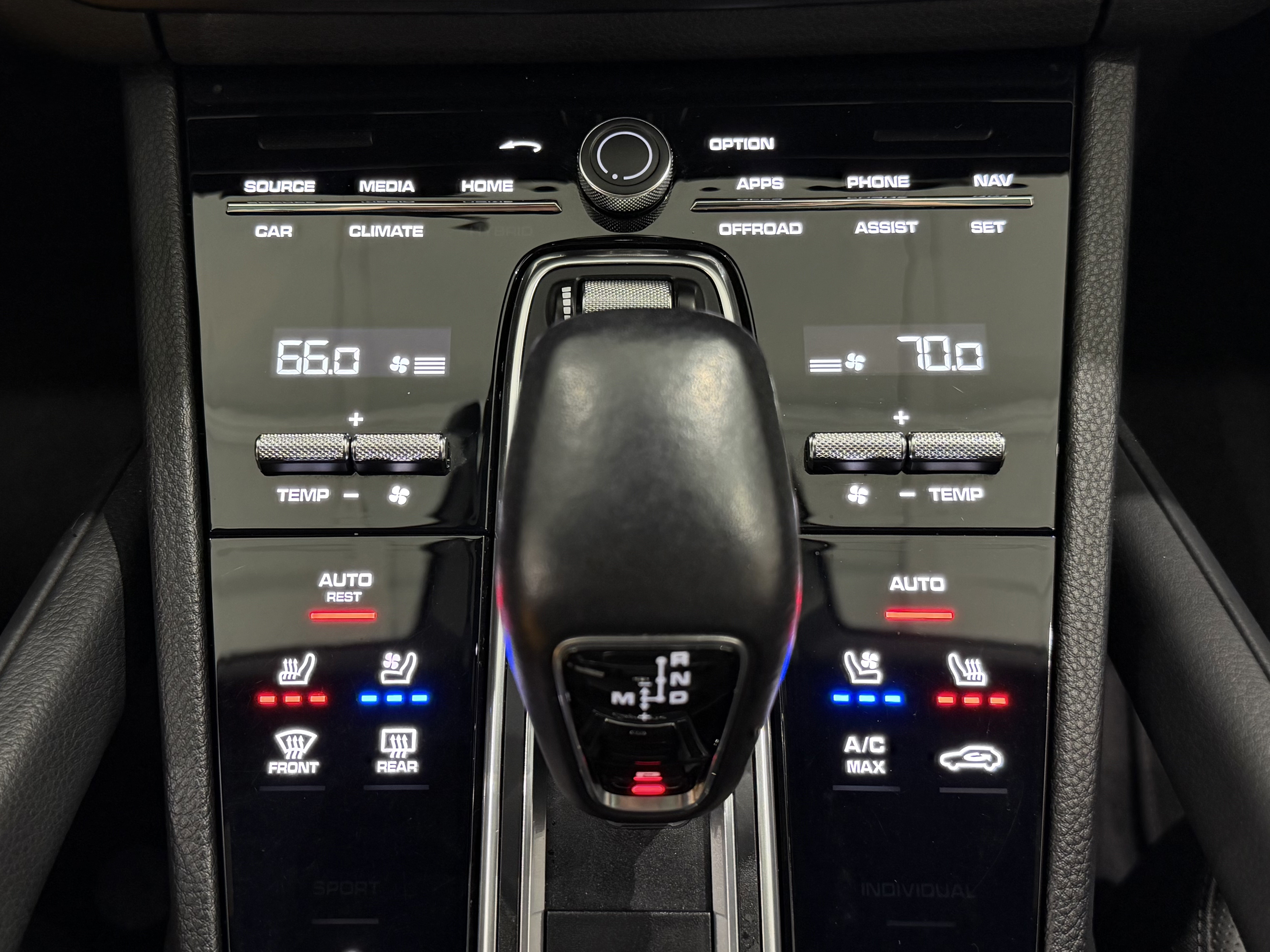 Certified 2022 Porsche Cayenne Platinum Edition AWD/4WD image 42